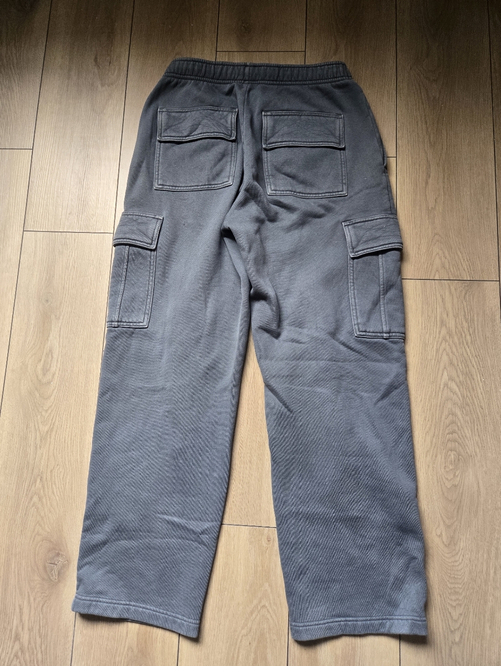 ARITZIA TNA Mega Cargo Sweatpant size M - Picture 3 of 10